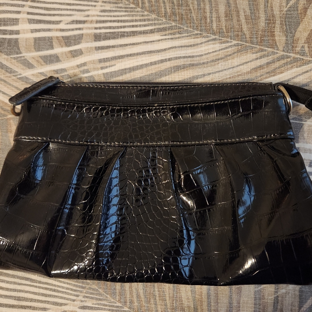 Black clutch